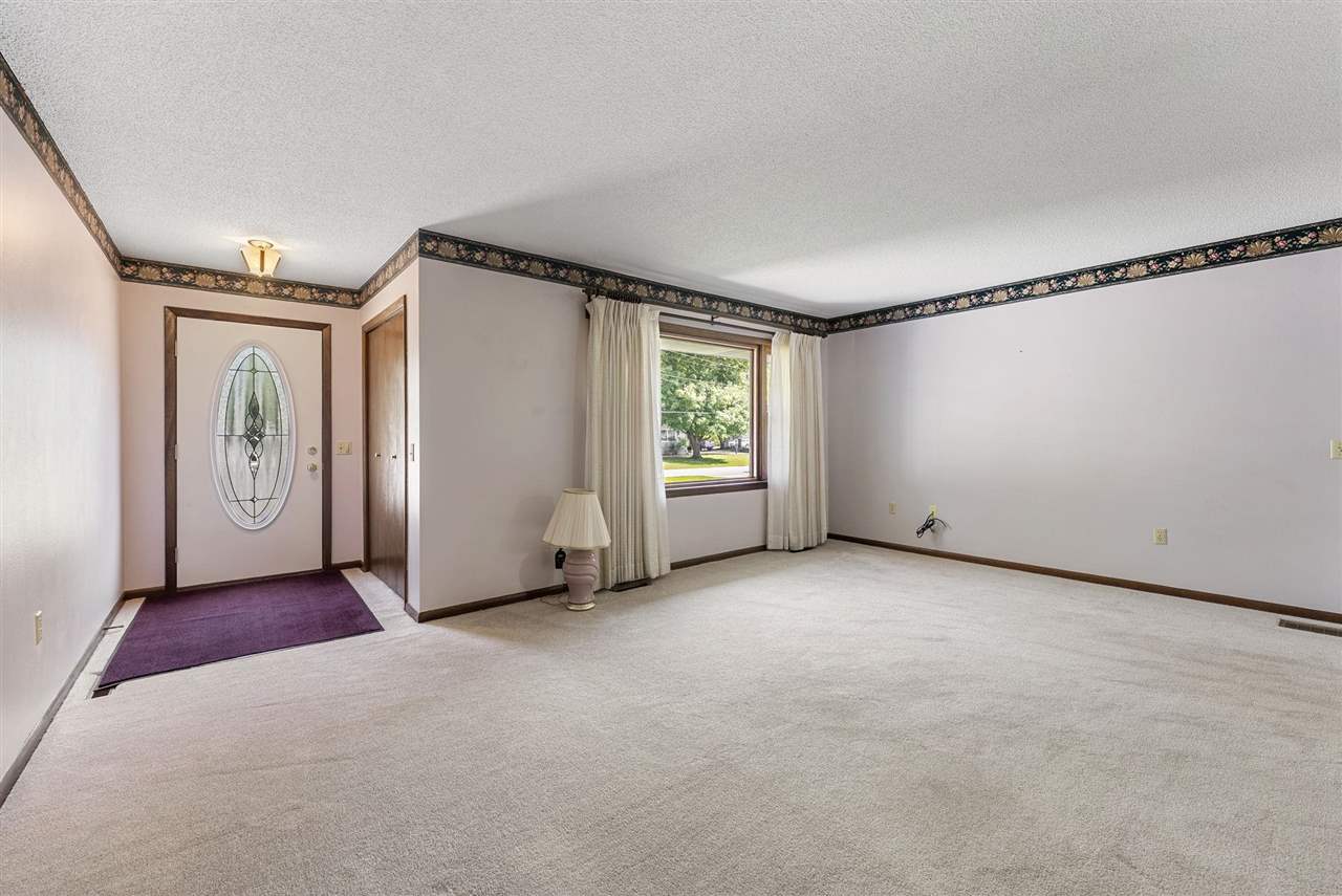 116 Roy El Road Wapello IA 52653