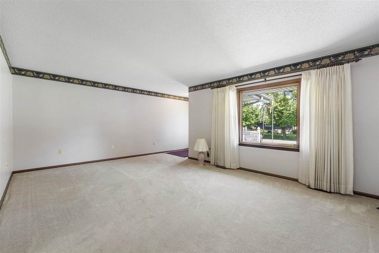 116 Roy El Road Wapello IA 52653