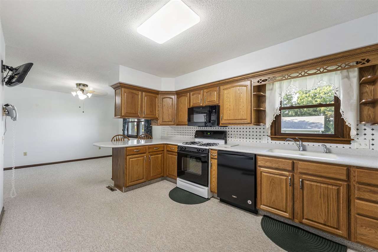 116 Roy El Road Wapello IA 52653