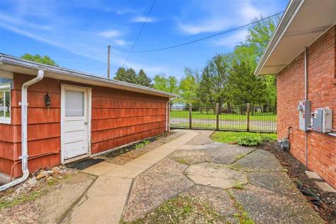 312 E Centennial Avenue Keota IA 52248