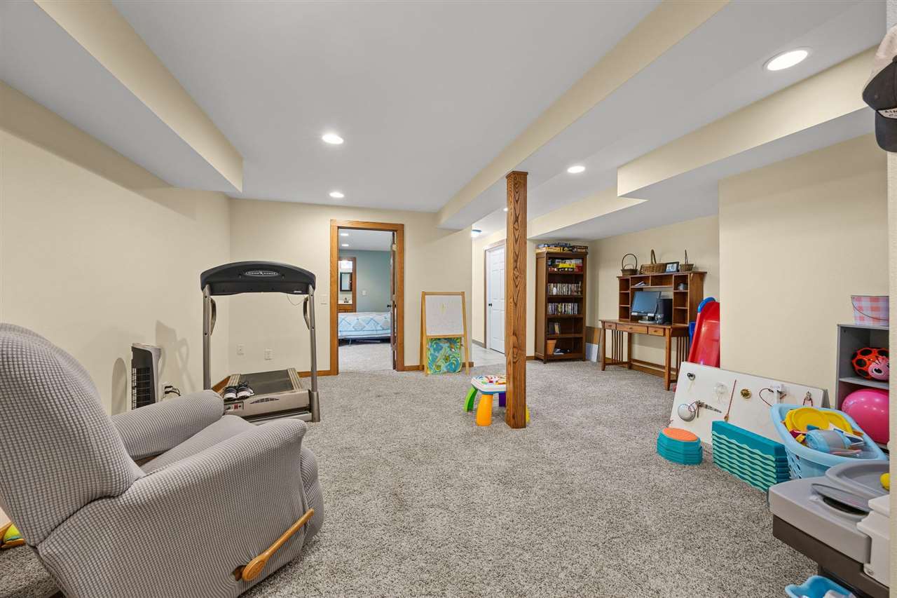 2459 125th Drive Marengo IA 52301