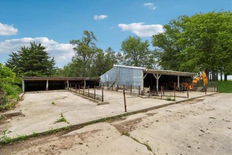 2221 S Avenue Williamsburg IA 52361