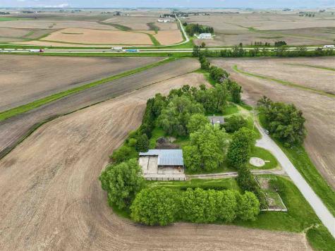 2221 S Avenue Williamsburg IA 52361
