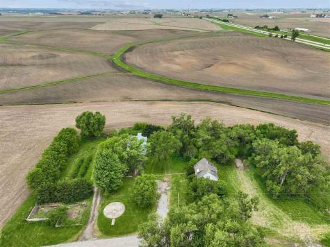 2221 S Avenue Williamsburg IA 52361