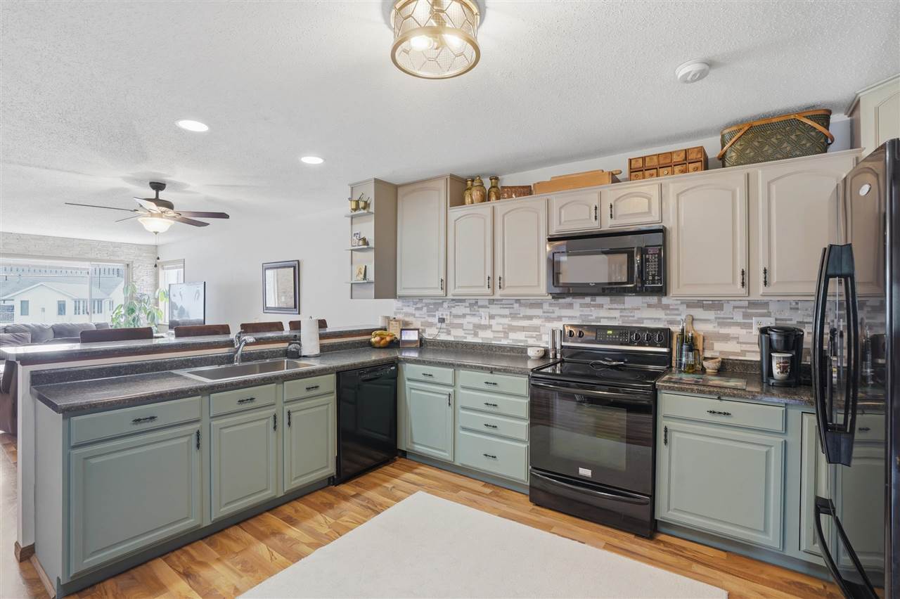 220 N H Avenue Washington IA 52353