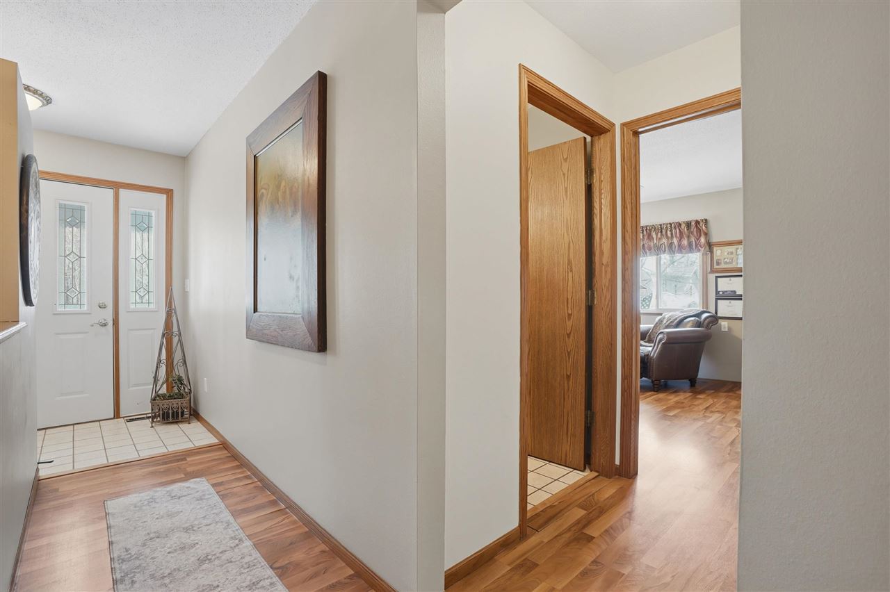220 N H Avenue Washington IA 52353