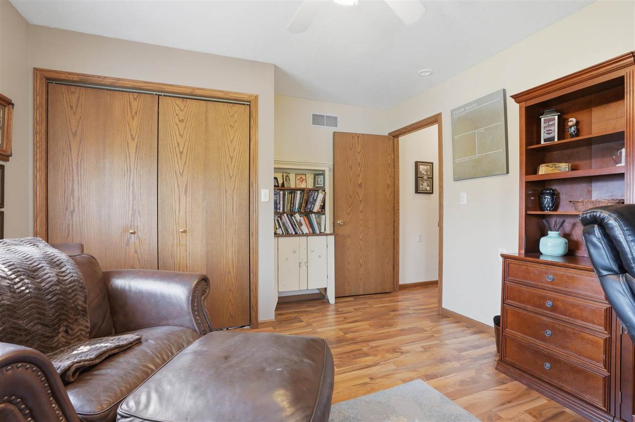 220 N H Avenue Washington IA 52353