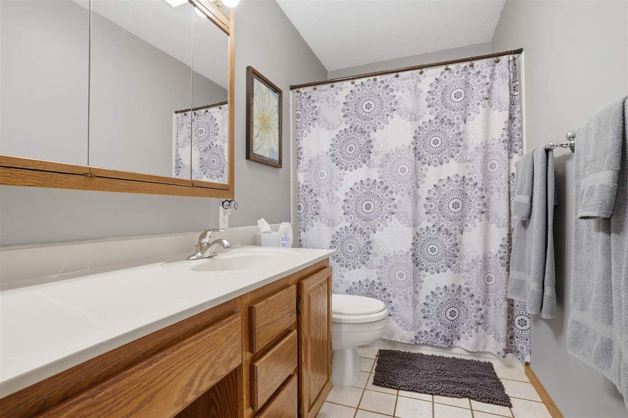 220 N H Avenue Washington IA 52353