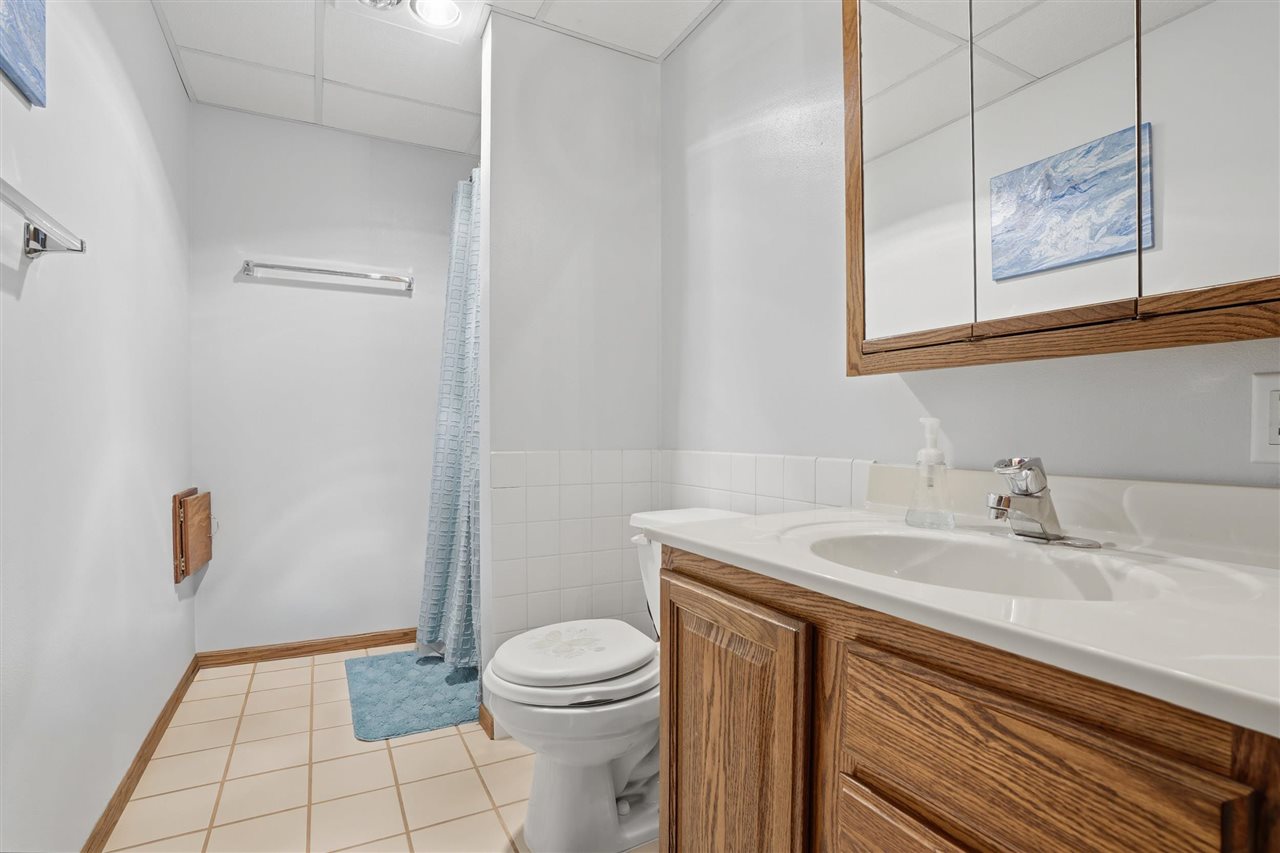 220 N H Avenue Washington IA 52353