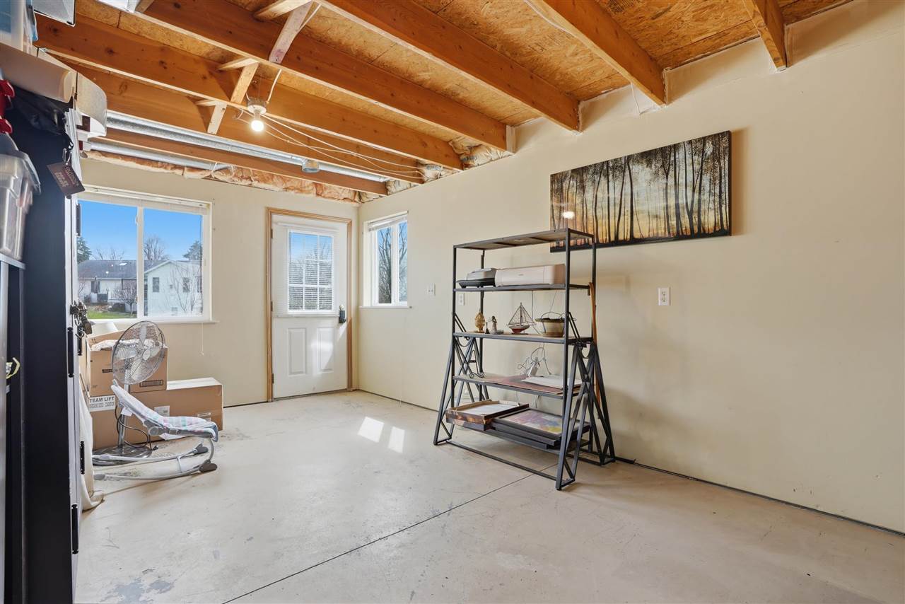 220 N H Avenue Washington IA 52353