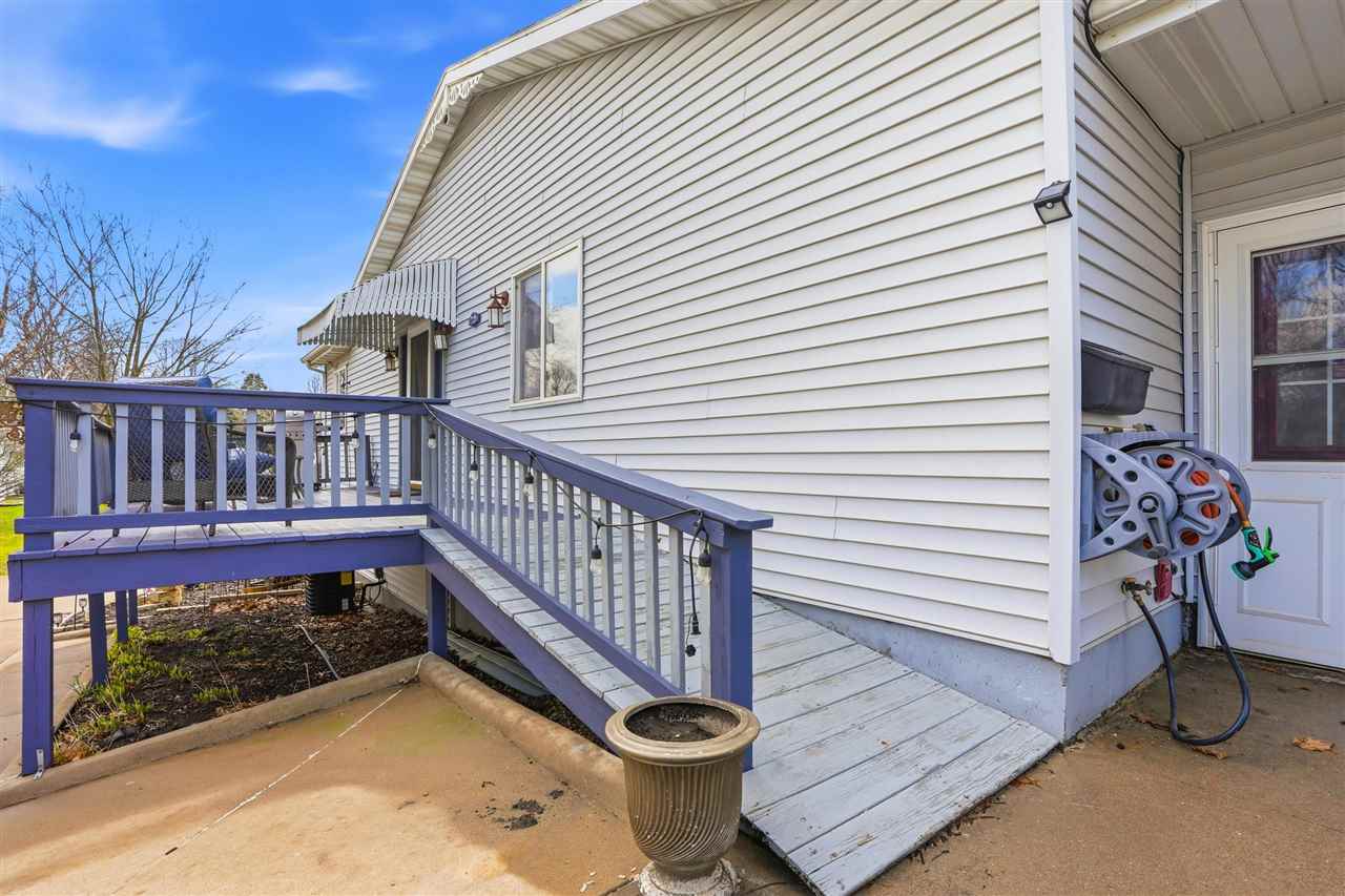 220 N H Avenue Washington IA 52353