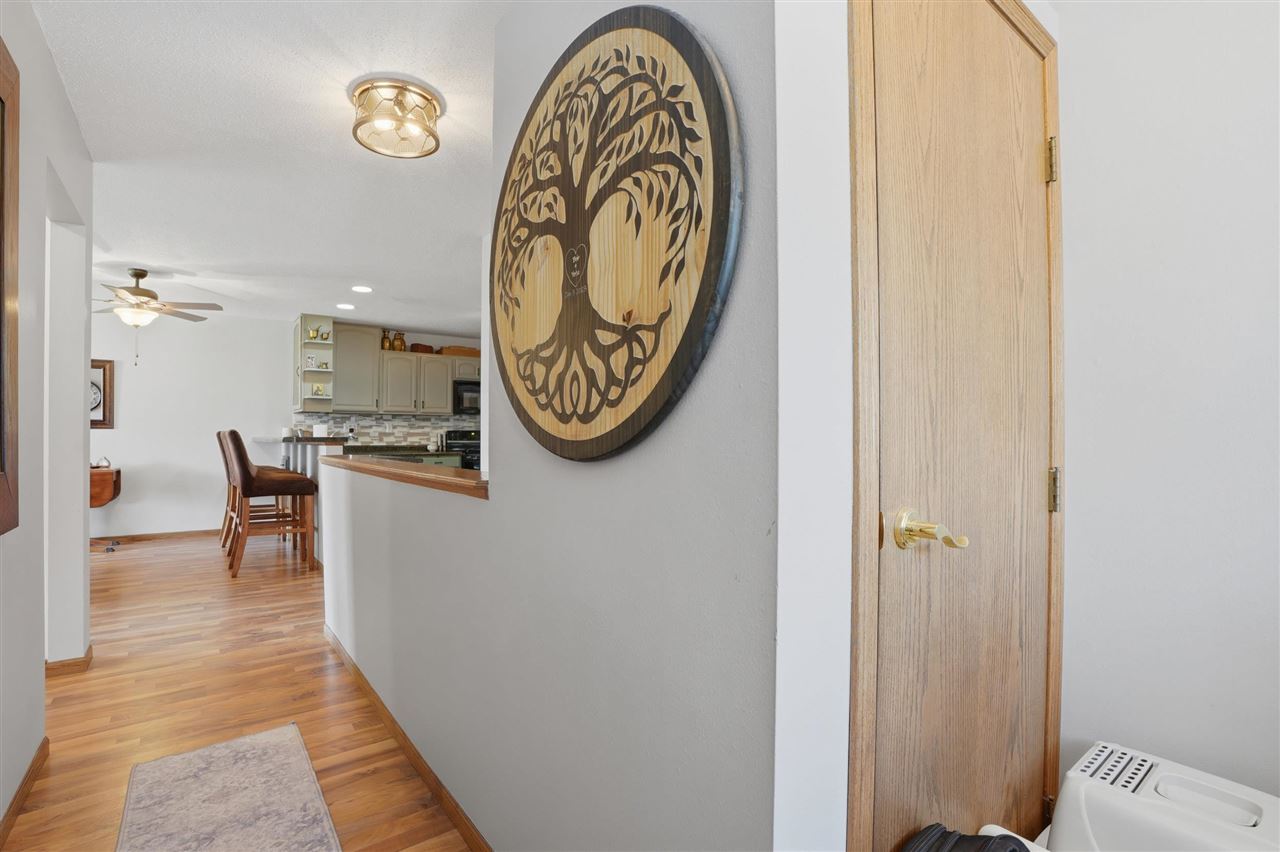 220 N H Avenue Washington IA 52353