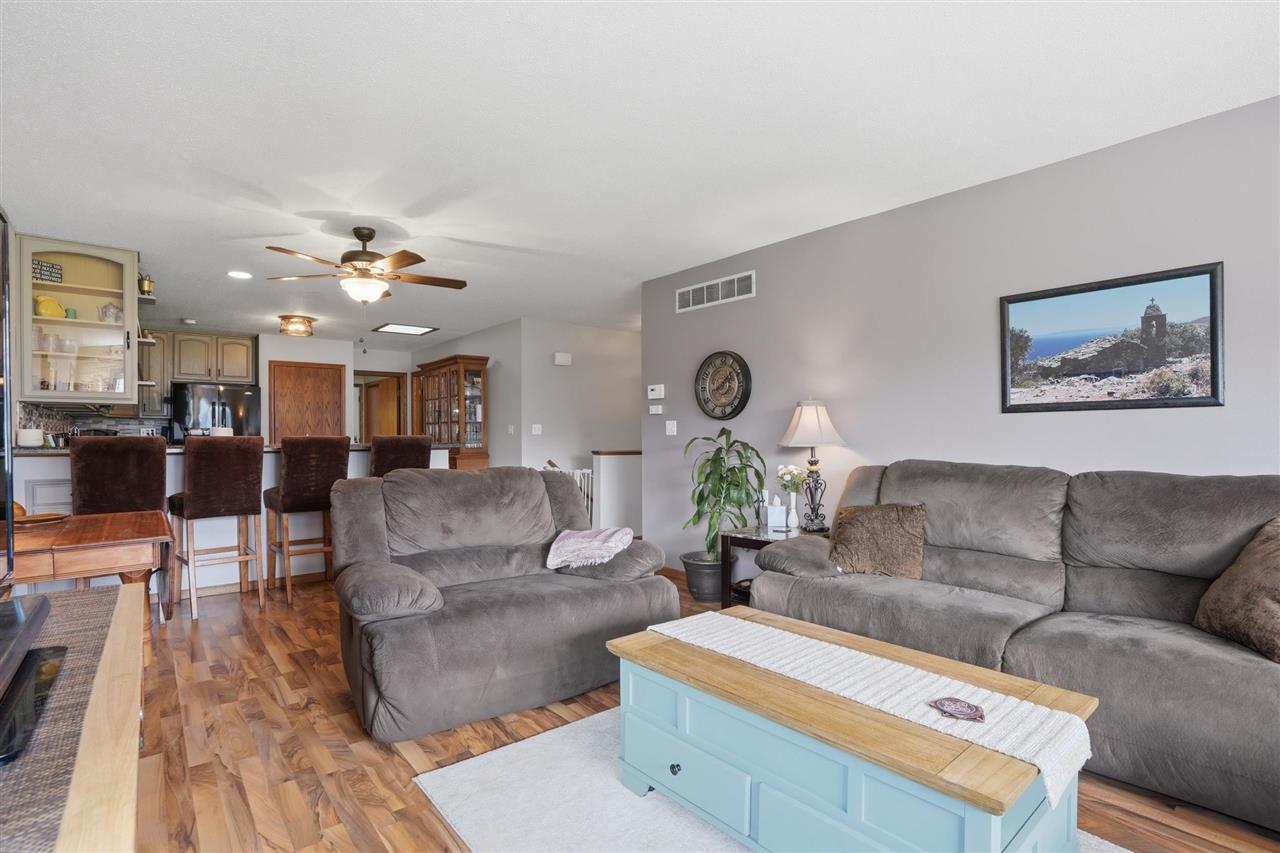 220 N H Avenue Washington IA 52353