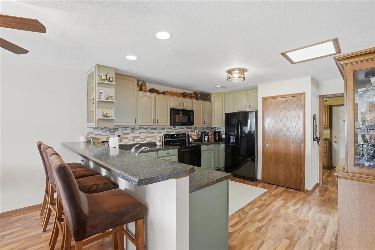 220 N H Avenue Washington IA 52353