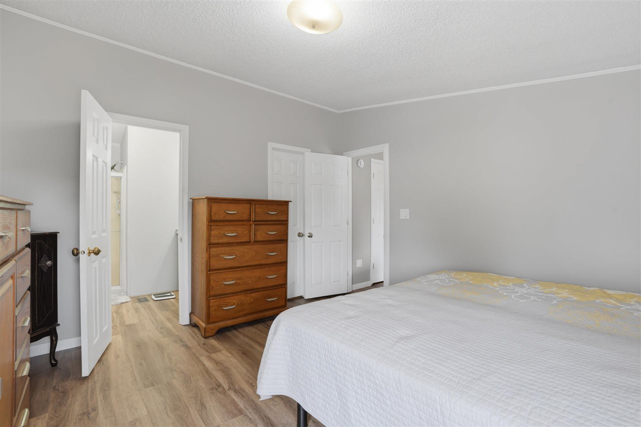 1688 Sweetland Acres Lane Muscatine IA 52761