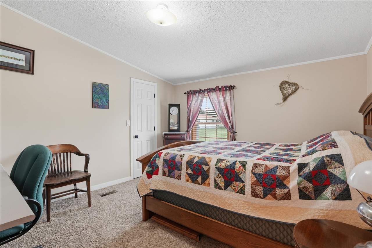 1688 Sweetland Acres Lane Muscatine IA 52761