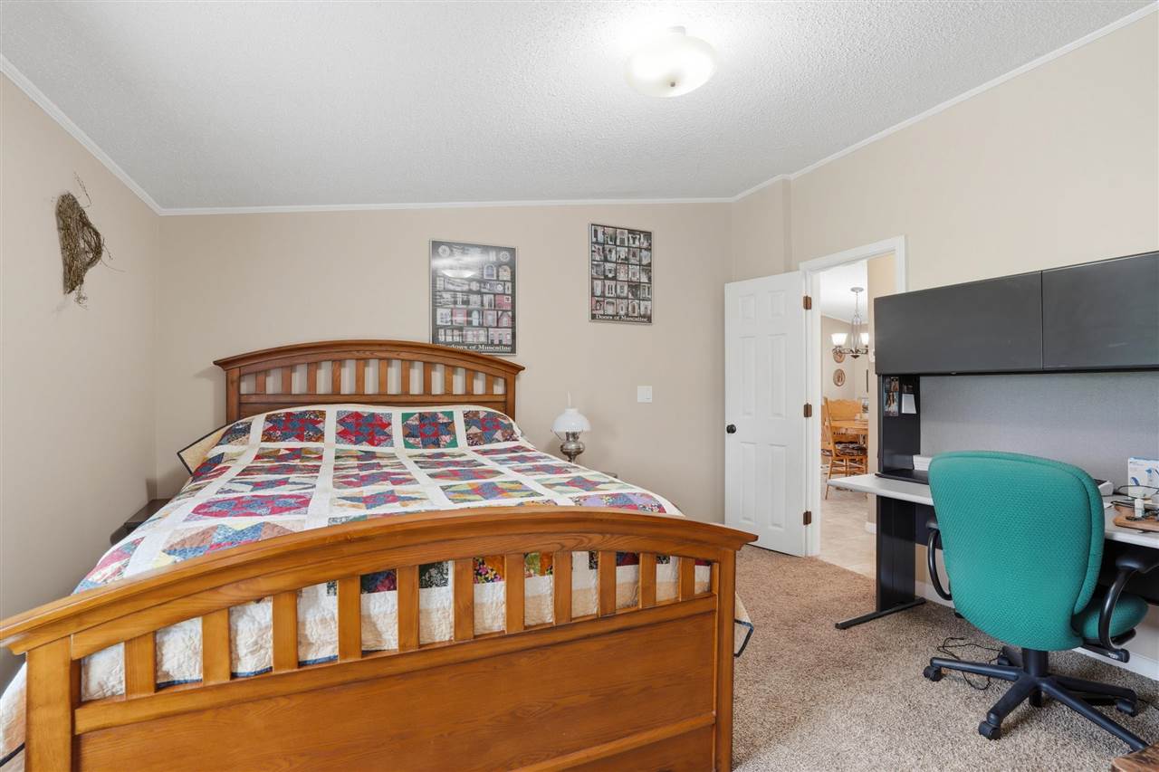 1688 Sweetland Acres Lane Muscatine IA 52761