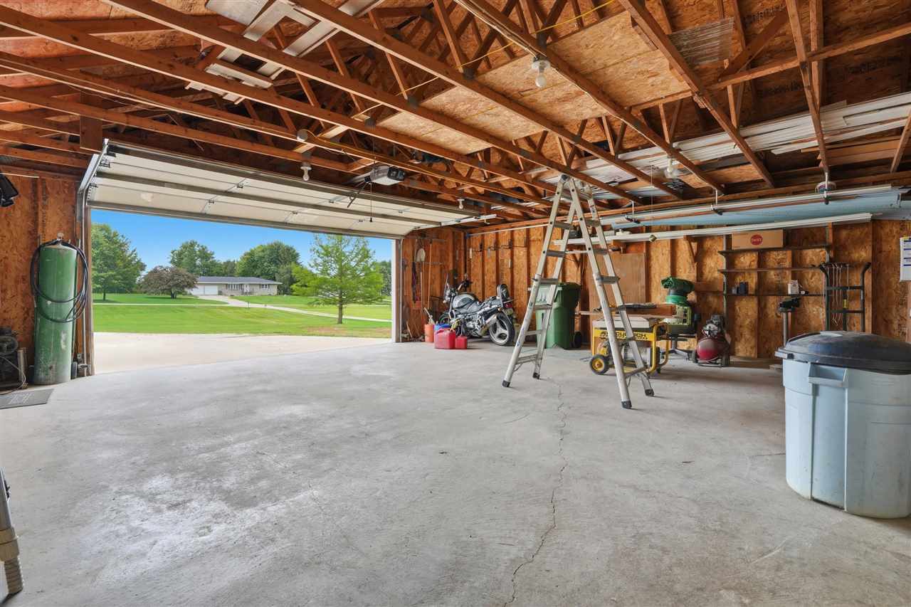 1688 Sweetland Acres Lane Muscatine IA 52761