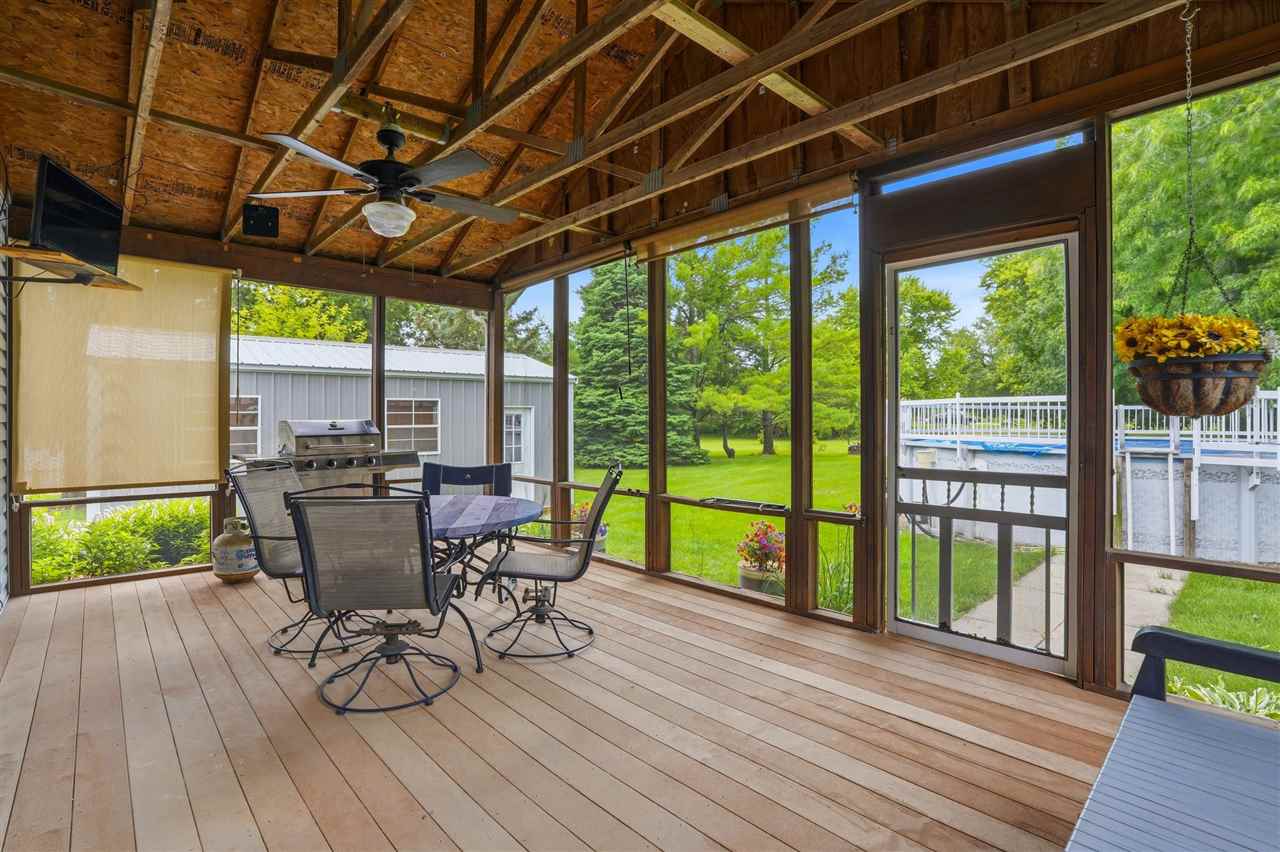1688 Sweetland Acres Lane Muscatine IA 52761