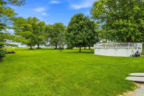 1688 Sweetland Acres Lane Muscatine IA 52761