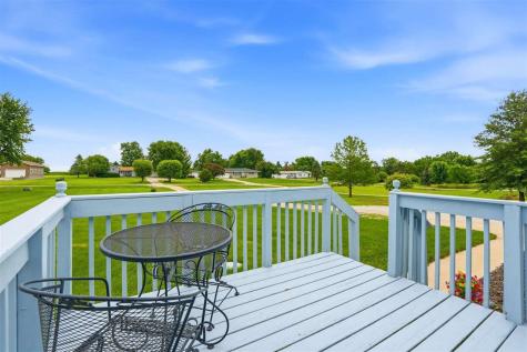 1688 Sweetland Acres Lane Muscatine IA 52761
