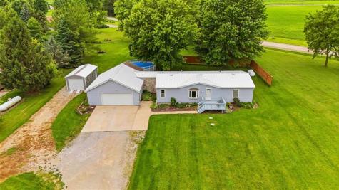 1688 Sweetland Acres Lane Muscatine IA 52761