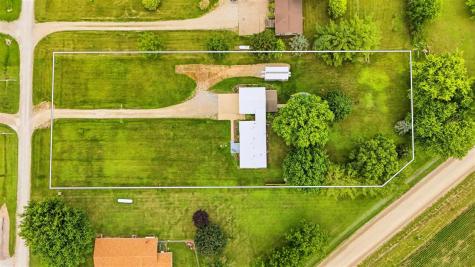 1688 Sweetland Acres Lane Muscatine IA 52761