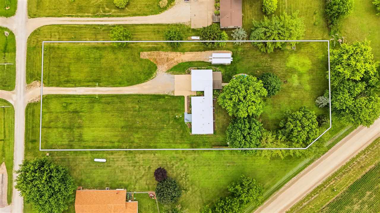 1688 Sweetland Acres Lane Muscatine IA 52761