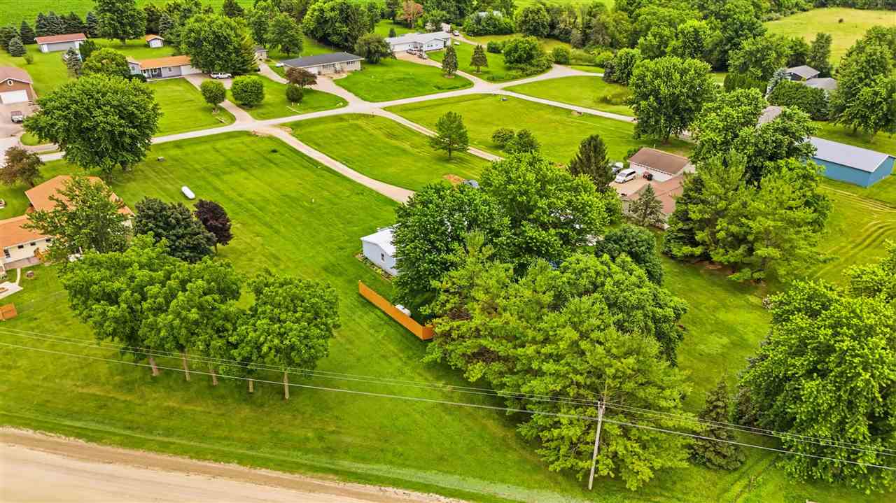 1688 Sweetland Acres Lane Muscatine IA 52761