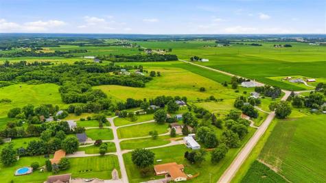 1688 Sweetland Acres Lane Muscatine IA 52761