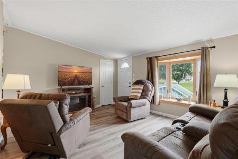 1688 Sweetland Acres Lane Muscatine IA 52761