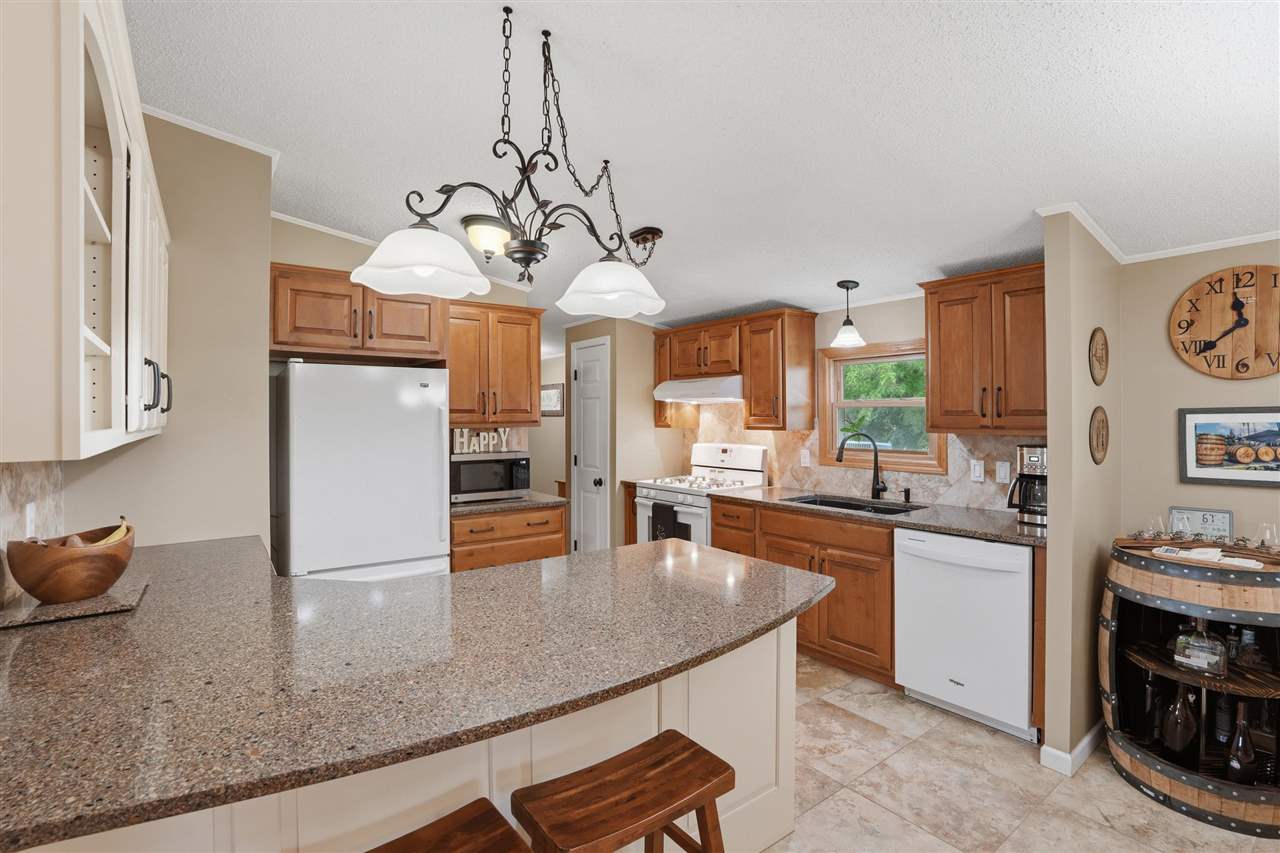 1688 Sweetland Acres Lane Muscatine IA 52761