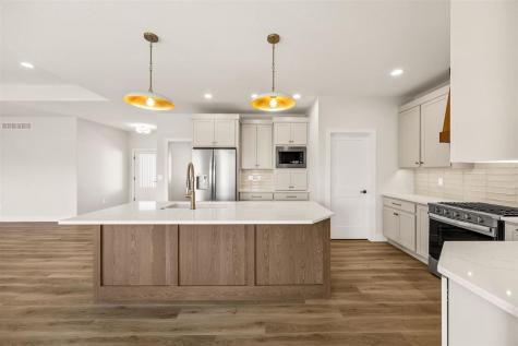 980 17th Avenue SW Mt Vernon IA 52314