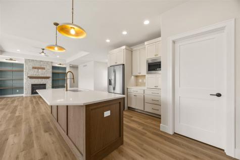 980 17th Avenue SW Mt Vernon IA 52314