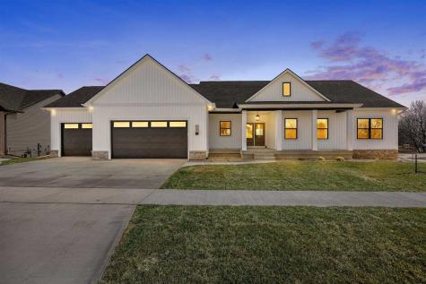 980 17th Avenue SW Mt Vernon IA 52314