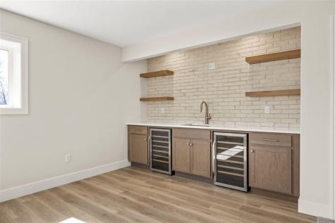 980 17th Avenue SW Mt Vernon IA 52314