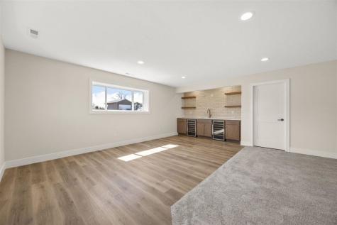 980 17th Avenue SW Mt Vernon IA 52314