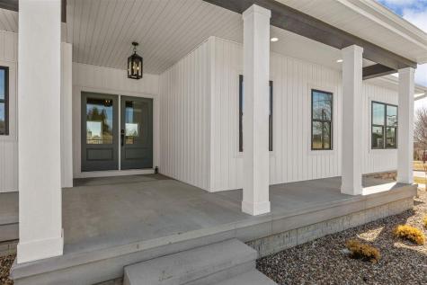980 17th Avenue SW Mt Vernon IA 52314