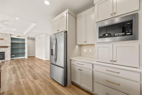 980 17th Avenue SW Mt Vernon IA 52314