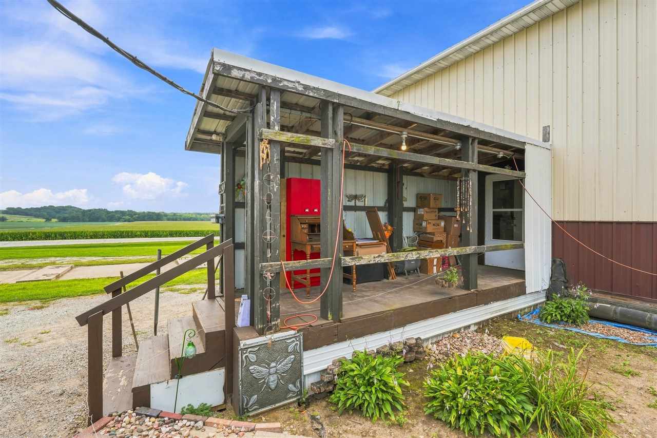 2973 Iowa 92 Rose Hill IA 52586