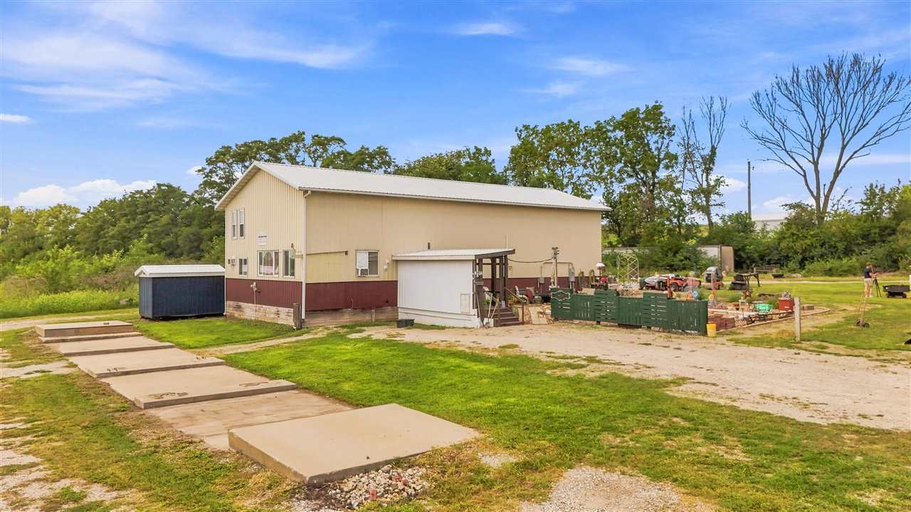 2973 Iowa 92 Rose Hill IA 52586
