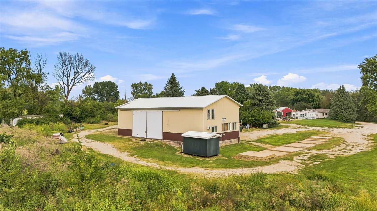 2973 Iowa 92 Rose Hill IA 52586