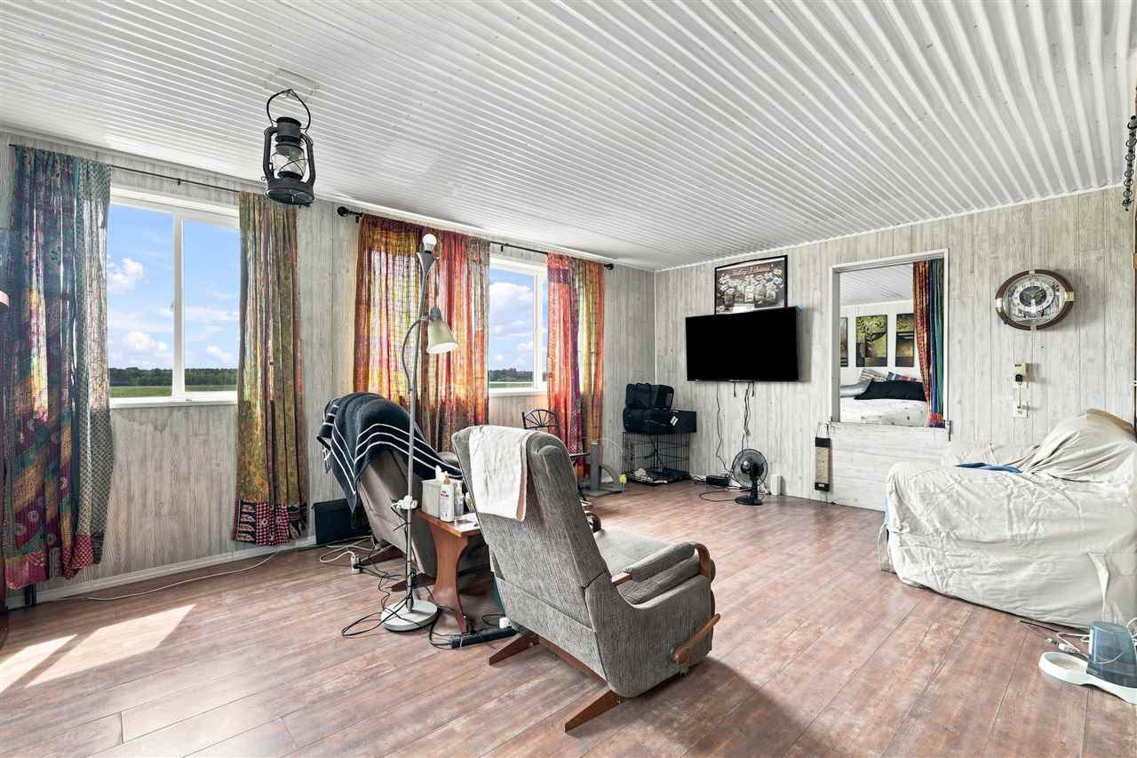 2973 Iowa 92 Rose Hill IA 52586