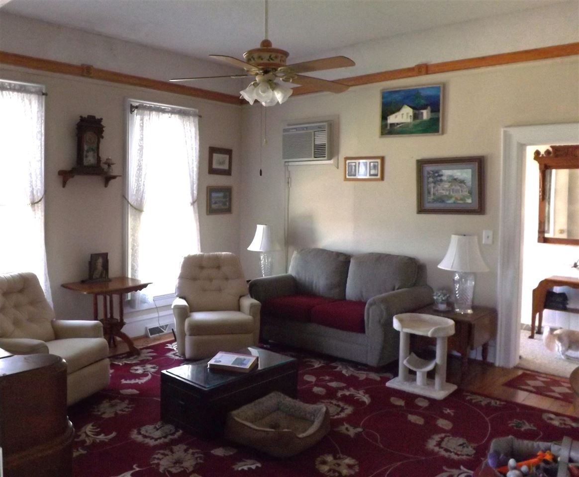 1009 W Jackson Sigourney IA 52591