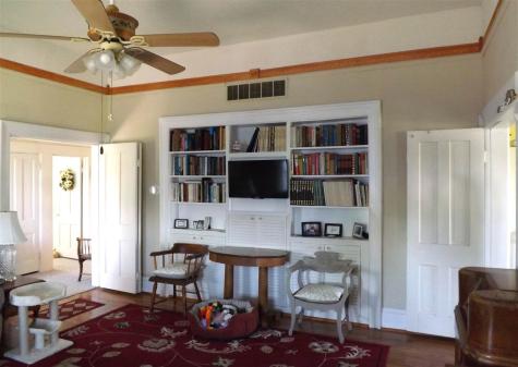 1009 W Jackson Sigourney IA 52591