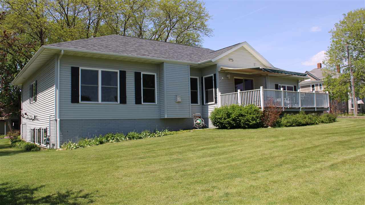 105 N East Street Sigourney IA 52591