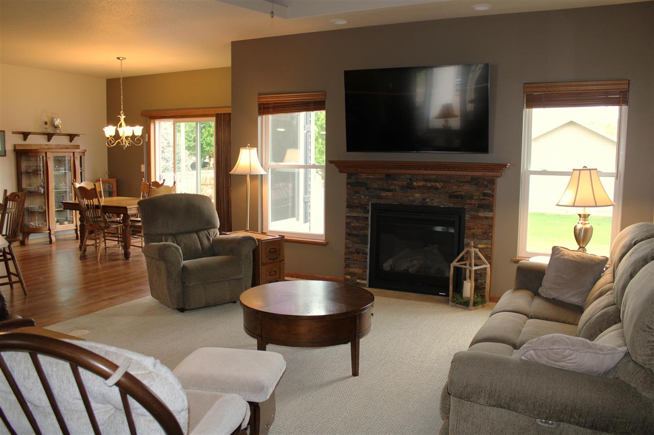 105 N East Street Sigourney IA 52591