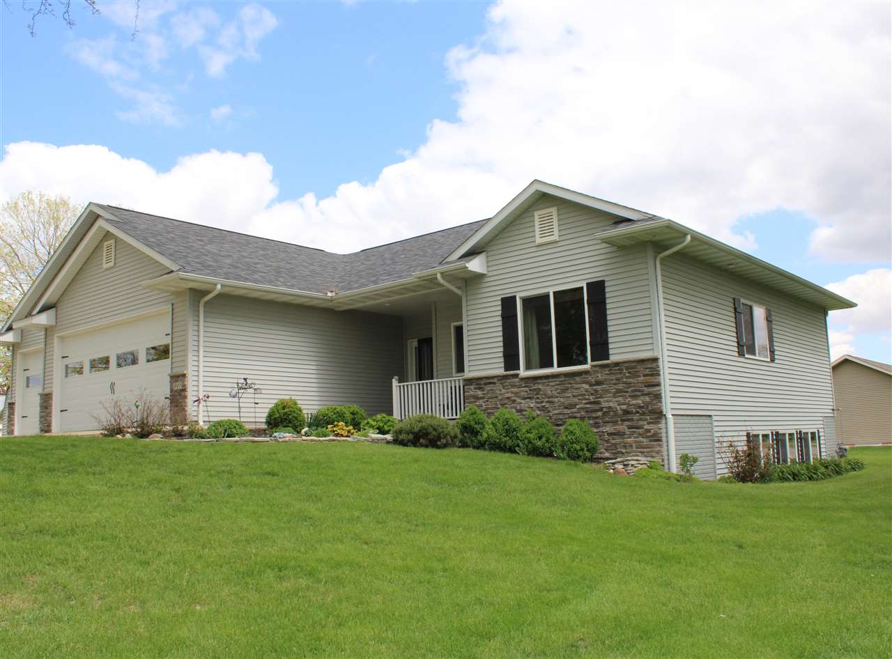 105 N East Street Sigourney IA 52591
