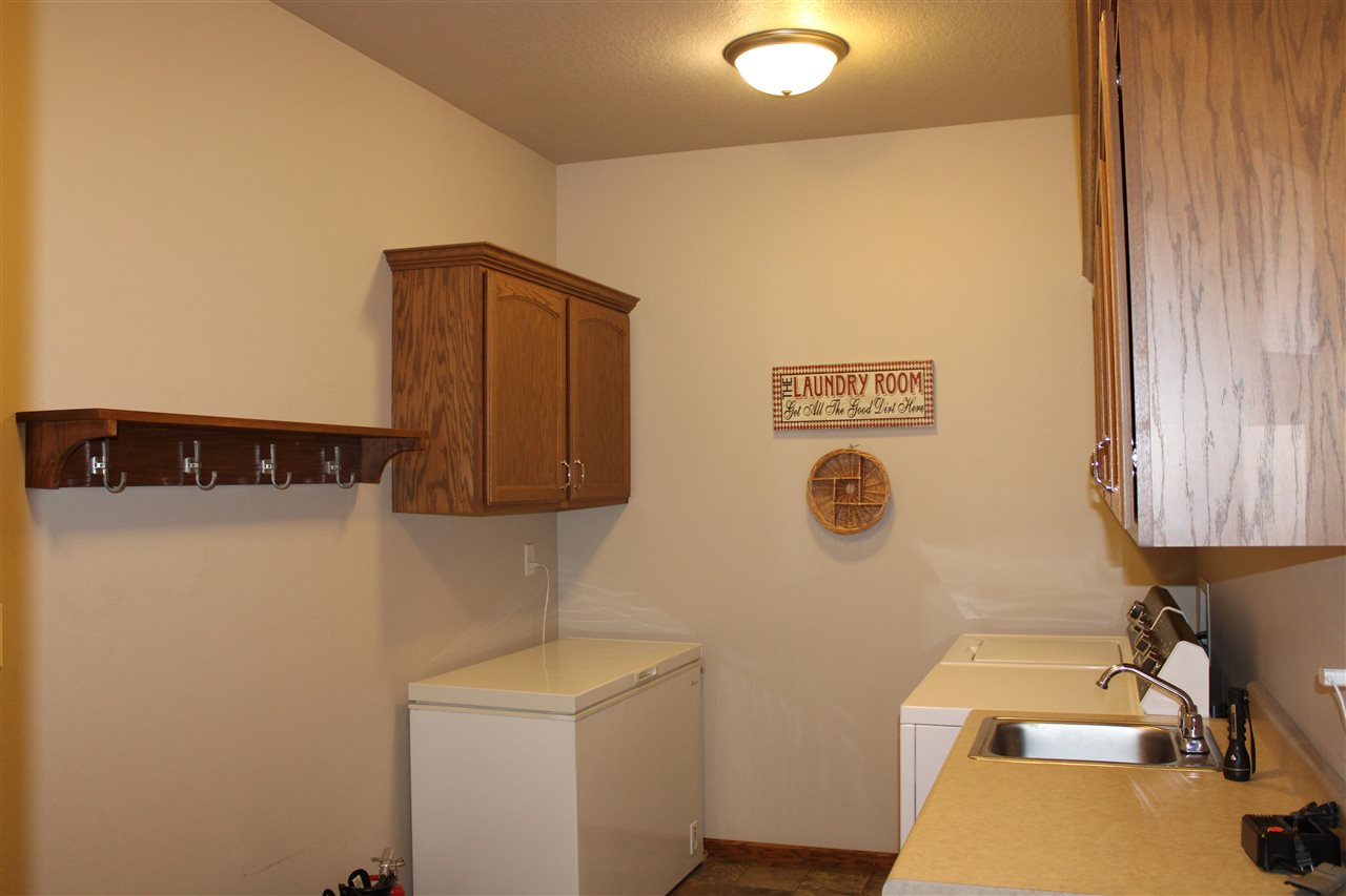 105 N East Street Sigourney IA 52591