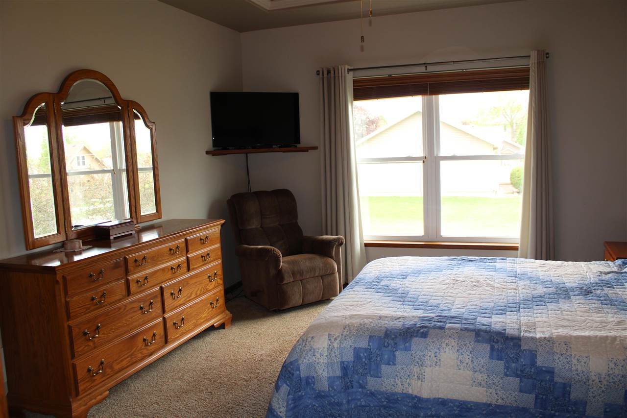 105 N East Street Sigourney IA 52591